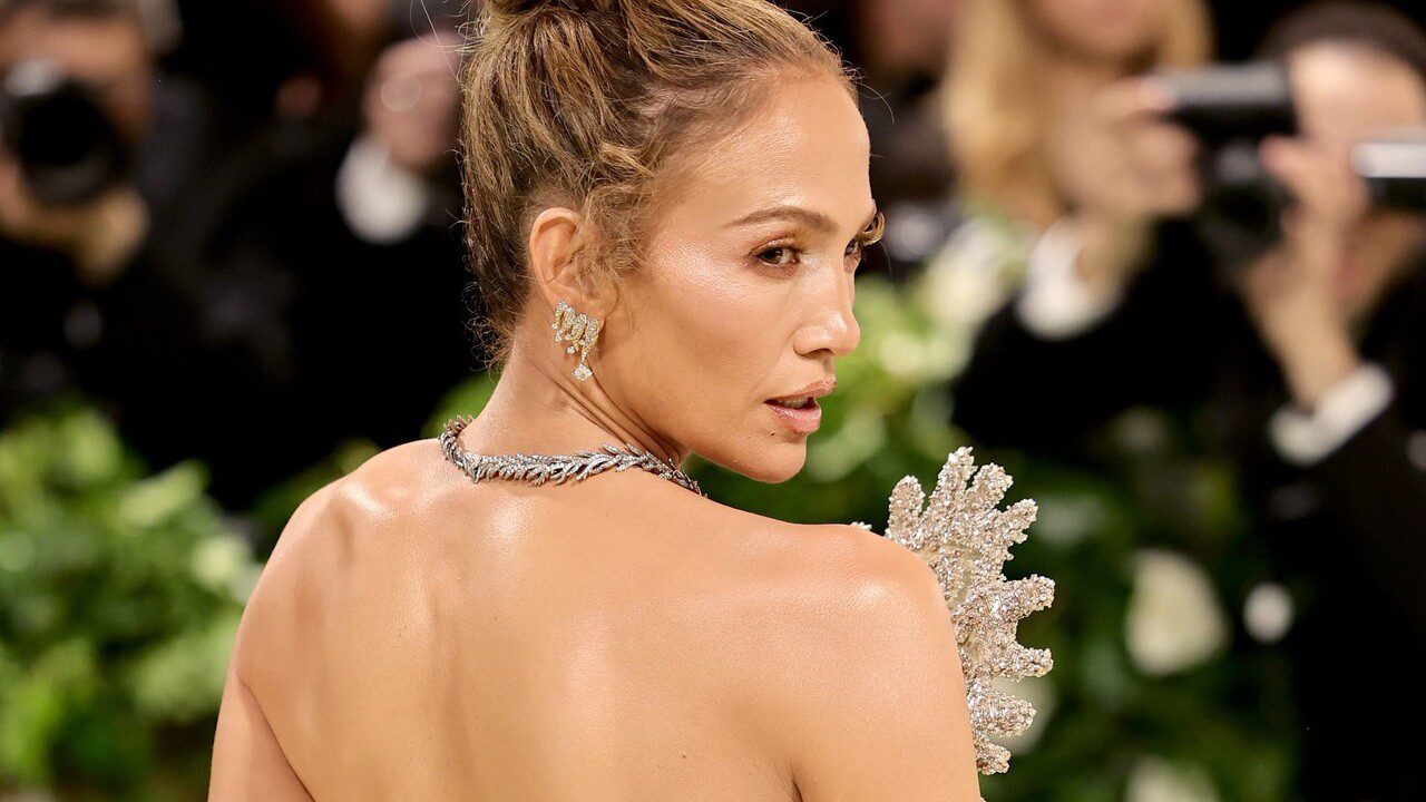 Jennifer Lopez New Fashion Outfits On 6th May 2024